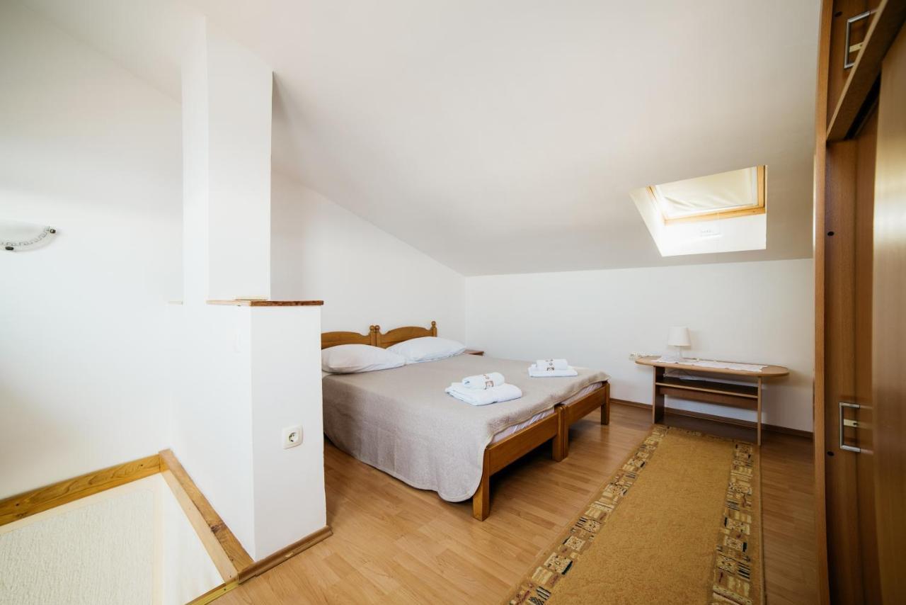 Apartment Selce 5206A エクステリア 写真